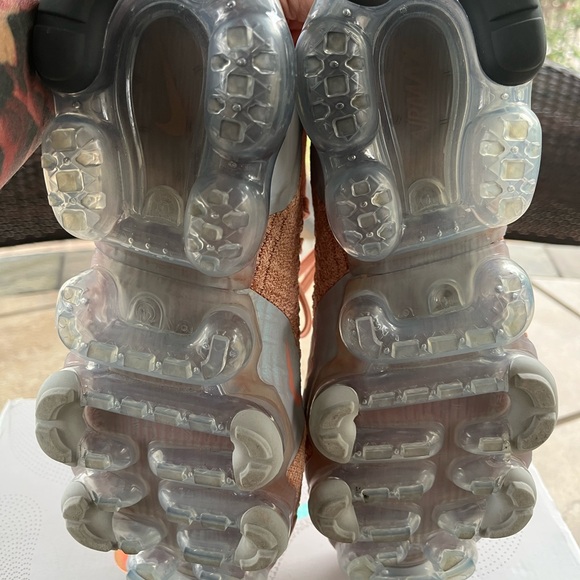 Like New with Box, Rose Gold Nike Air VaporMax Flyknit 2 - Picture 5 of 9